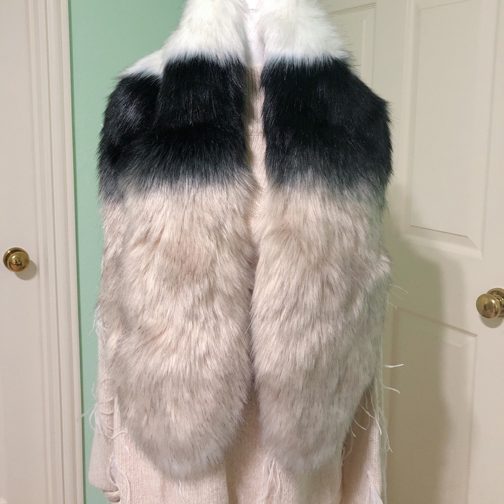 Rachel Rachell Faux Fur Scarf - Picture 5 of 6